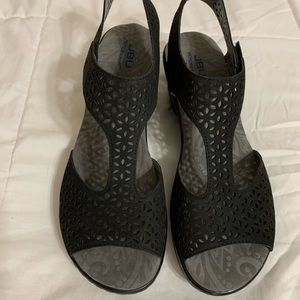 JBU by Jambu Chloe Memory Foam Laser Cut Wedge Sandals, Size 9, Brand New